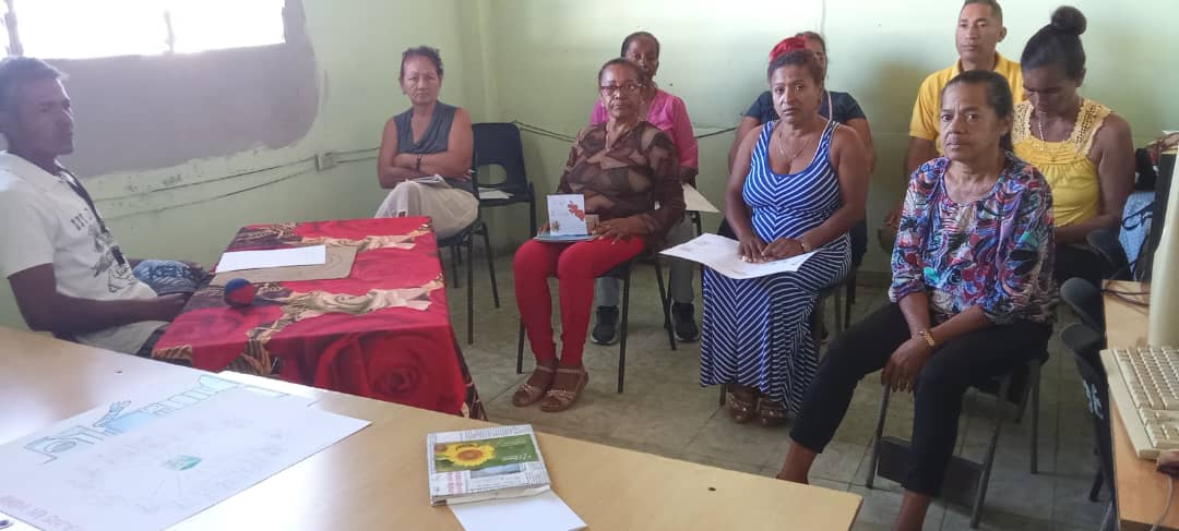 cirofriasterce1's tweet photo. Desarrollado en nuestra Institución Educativa el festival de medios de enseñanza. #dgetercerfrente #CubaMined #MaestroPorSiempre #TercerFrente https://t.co/b0W3TsTUVf