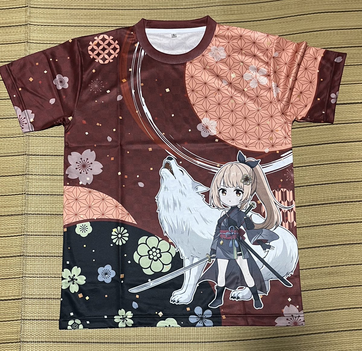 かがみの近代美術館にてフルグラTシャツを買いました。 値段は高いけど