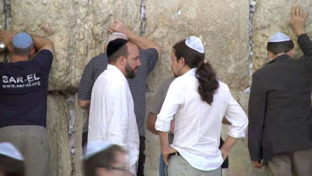 Karurosuir tweet media