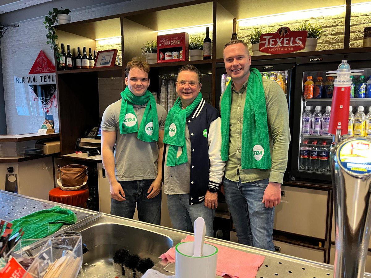 Deze zaterdagochtend hebben onze toppers (vanaf links) Maarten, Theo en Timo een bardienst gedraaid bij R.K.V.V. Teylingen! 

Leuk dat we ons handen uit de mouwen konden stropen! 💪🏻💚⚽️