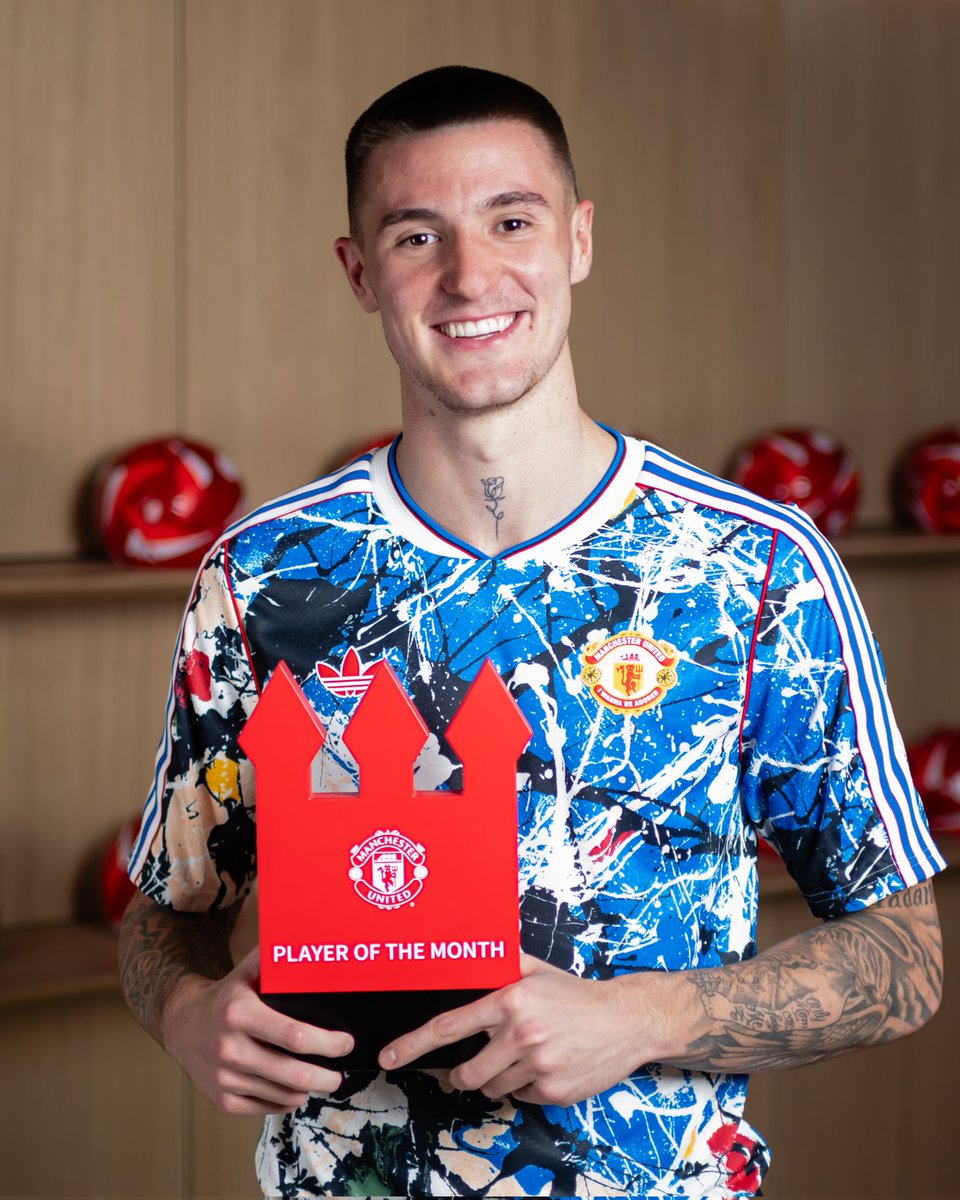 Benjamin Sesko di bulan Februari main 88 menit dalam 4 pertandingan dan mencetak 3 gol yang menghasilkan 7 poin untuk Manchester United.

- vs Fulham, gol penentu di menit ke-94
- vs West Ham, gol penyeimbang di menit ke-96
- vs Everton, gol penentu di menit ke-71

Definisi super