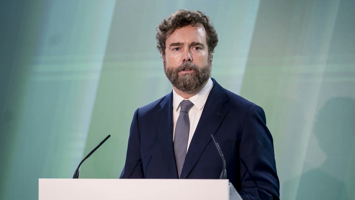 Algunos “ilustres” que ayer vivían del proyecto hoy lo critican porque no fueron elegidos o porque no tocaron poder, o esperaban ser ministros demasiado pronto. Otros simplemente esperaban otra cosa, y eso es legitimo.  Lo de los primeros es curioso. Cuando estaban dentro, todo