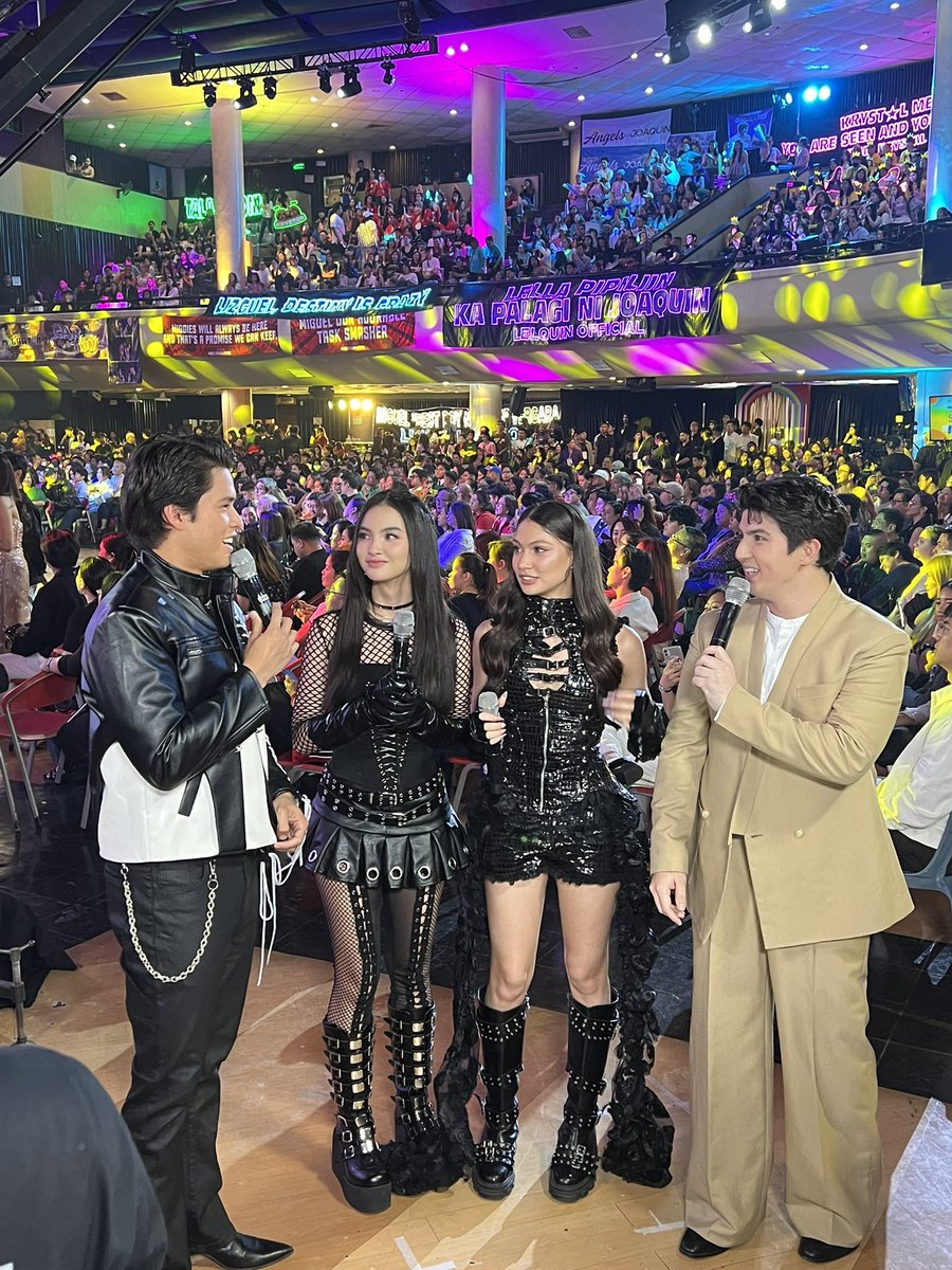 PBBabscbn's tweet photo. Kyle, Kai, and Charlie sa OnlineVerse! 🥰✨

#PBBCollab20TheBigNight https://t.co/3qNyxywDJO