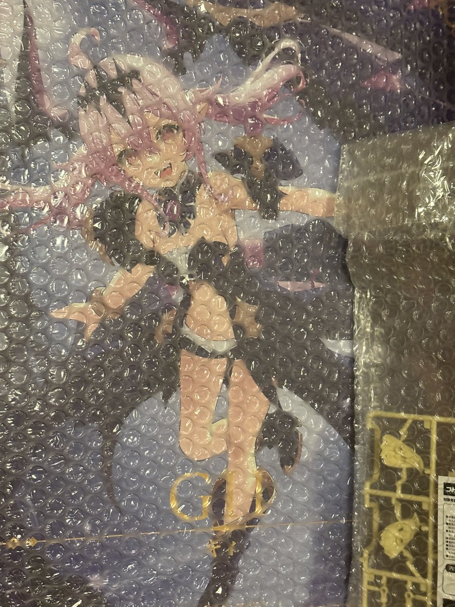 うちにもエフェクトパーツマシマシのドラゴン娘が届いたンゴ… ゴルディ