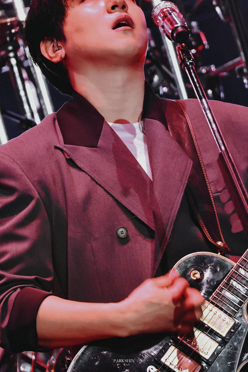 𝐒𝐇𝐈𝐍 tweet media