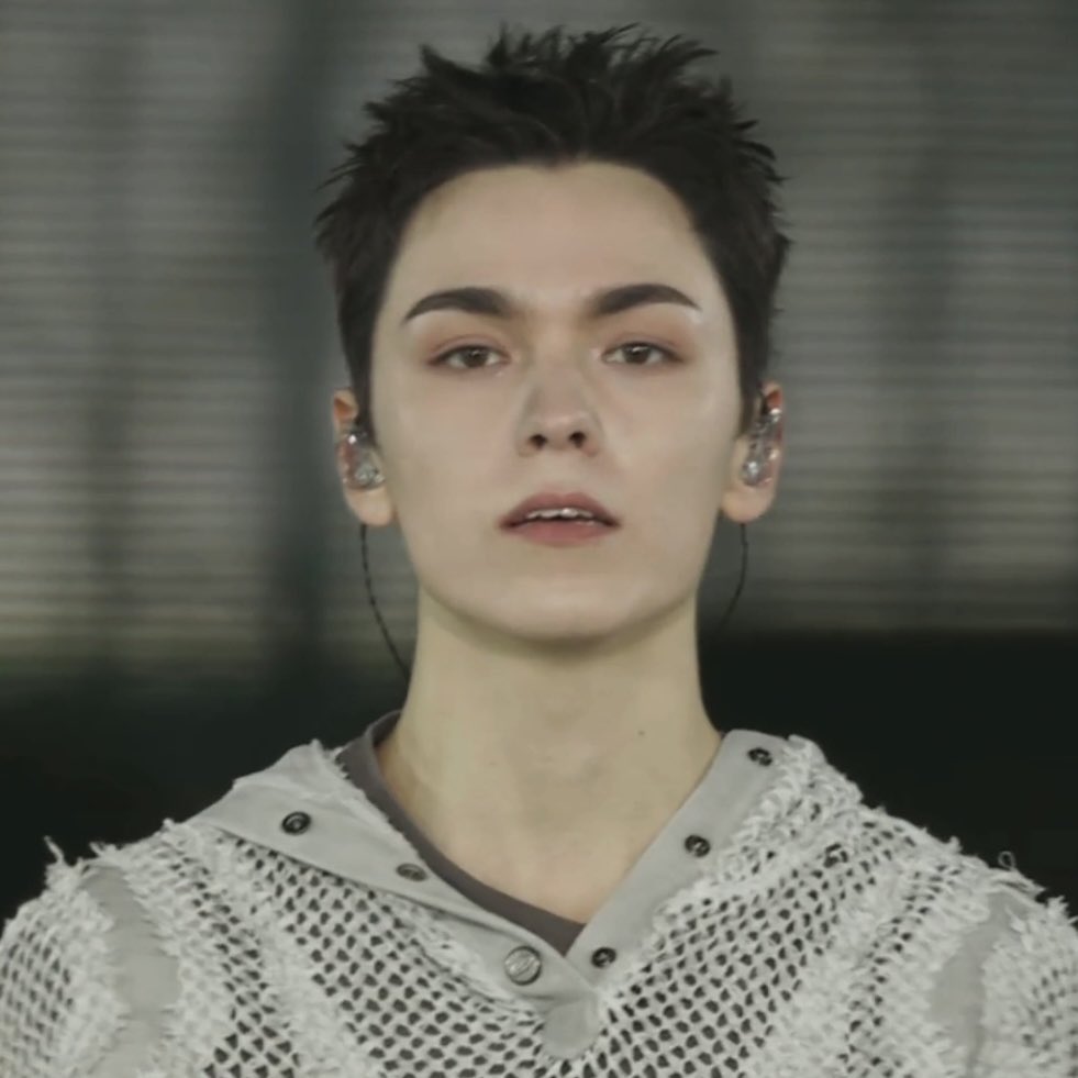 vernonlins's tweet photo. this is by far my favorite vernon new_ look https://t.co/CVdSxPfSa7