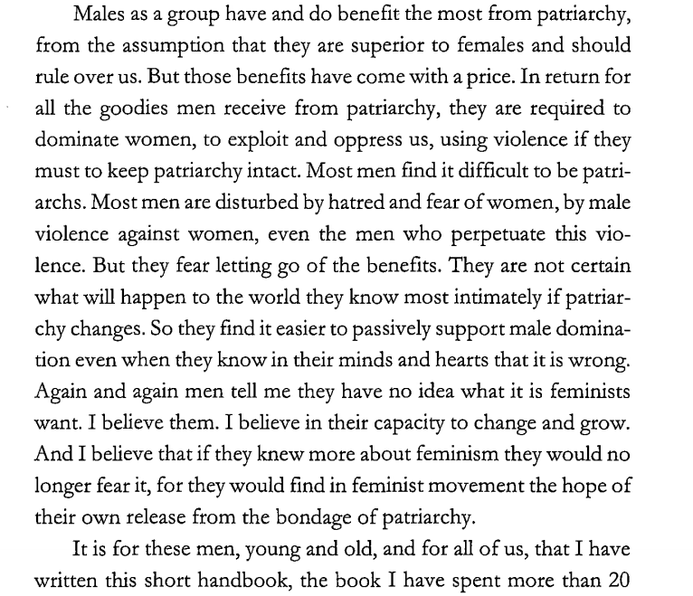 ijstwnnago's tweet photo. maaf agk zerius dan nyelonong dikit😅 

mumpung baru anget fresh the open aku baru baca buku “Feminism is for EVERYBODY" dari bell hooks trs kmrn ambil matkul gender, zzur jdi baca tweetmu kepikiran (ini menurut keyakinan saya ya)

kalau ada yang bilang “Kasian dia depresi, ansos, gangguan mental.” sebenarnya kekerasan cwk ke perempuan itu udh ajaran dari kesyil. contohnya kyk “laki-laki harus dominan, kalau perlu pake kekerasan gk boleh nangis." jadi sebenernya simplifikasi kayak "gangguan jiwa" yg cenderung self-diagnose eh lbh ke tbtb warga X berubah jdi psikolog itu, semua itu tuh sebenenrya ada root causenya. maybe depresi boleh jadi faktor tapi gak bikin kekerasan jadi “maafin aja." cuma grgr cowo t-tapi ...

"EMANG COWO KAN KASAR." bjir aduh cowo yg lemah lembut kayak joo ho jin can this love be translated tersinggung lho kak. akarnya gk cuma itu bro tpi internalisasi patriarkiii sma sexist thinking efeknya bisa ke cwk dan cwk😰

jdi kekerasan laki-laki ke perempuan itu patriarchal violence. trs ngubah fokus dari akar masalah ke gangguan mental kyk cuma bikin patriarki lolos dari tanggung jawab.

terus kalo cwek “Emang selingkuh? Ya wajar dibacok, makanya cewek jangan kegatelan." DEYMN

aduhhh zuzur ini sexist thinking banget. kekerasan itu bukan karena perempuan yang salah tapi karena banyak yang masih percaya tubuh dan pilihan cewek itu harus dikontrol. jadi victim-blaming gini malah bikin pola kekerasan tetep jalan terus. emang selingkuh g dibenerin cuma pls jan geserrrr fokus!

intinya sih, hooks ngajak kita liat ini bukan cuma “drama pribadi pelaku vs korban” apalagi framing akun cenblue nyari impression kntl tapi ada sistem pikiran patriarki yang bikin hal begini kerasa “wajar” di masyarakat. beliau bilang, “Feminism is a movement to end sexism, sexist exploitation, and oppression.”

bukuna tipis banget bahasanya jg gampang walauapun enggres recommended buat yang lagi penasaran. mmmf kalau kepanjangan cuma pengen share aja sih. ak gtel bgt dari kmrn. ak msi belajar jg klo ada masukin feel reply drop di bawah ayo kuliah 2 sks matkul gender