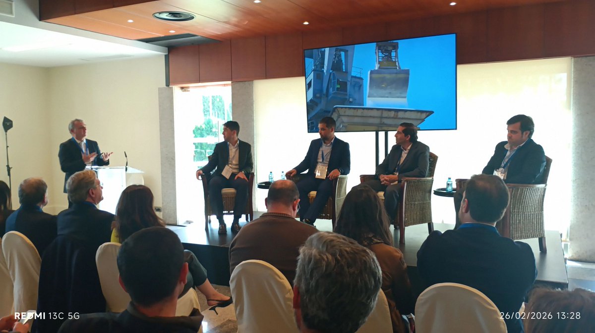 prosevillaport's tweet photo. La segunda jornada del encuentro "Conectando Territorios: Sevilla y Extremadura, alianza empresarial hacia el futuro" ha tenido lugar en Don Benito, con la colaboración del @Ayto_DonBenito y la asistencia de más de un centenar de profesionales y empresarios de múltiples sectores. https://t.co/xzYz5AiY91