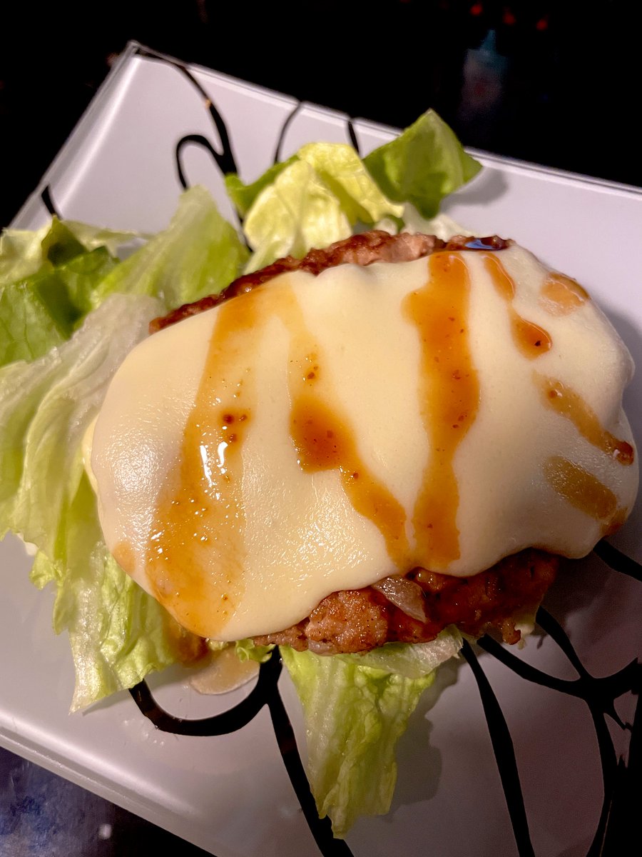 tsu2key's tweet photo. お手製お豆腐ハンバーグ with ちーず https://t.co/Scc5JWjiXh