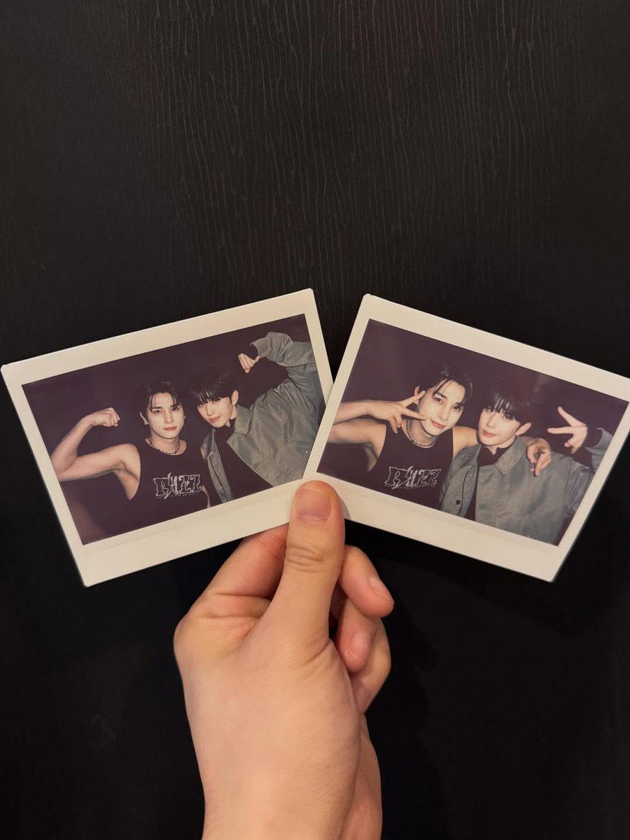 gyulbitzz's tweet photo. Youngseo commented on hangyul’s IG post :

“I was happy to be able to spend 6 years together with you, hyung. Thank you so much for becoming our reliable leader.
I’ll always support you from now on as well.
You’ve worked so, so hard. Let’s be happy 🫶” https://t.co/V23j7tNw6L