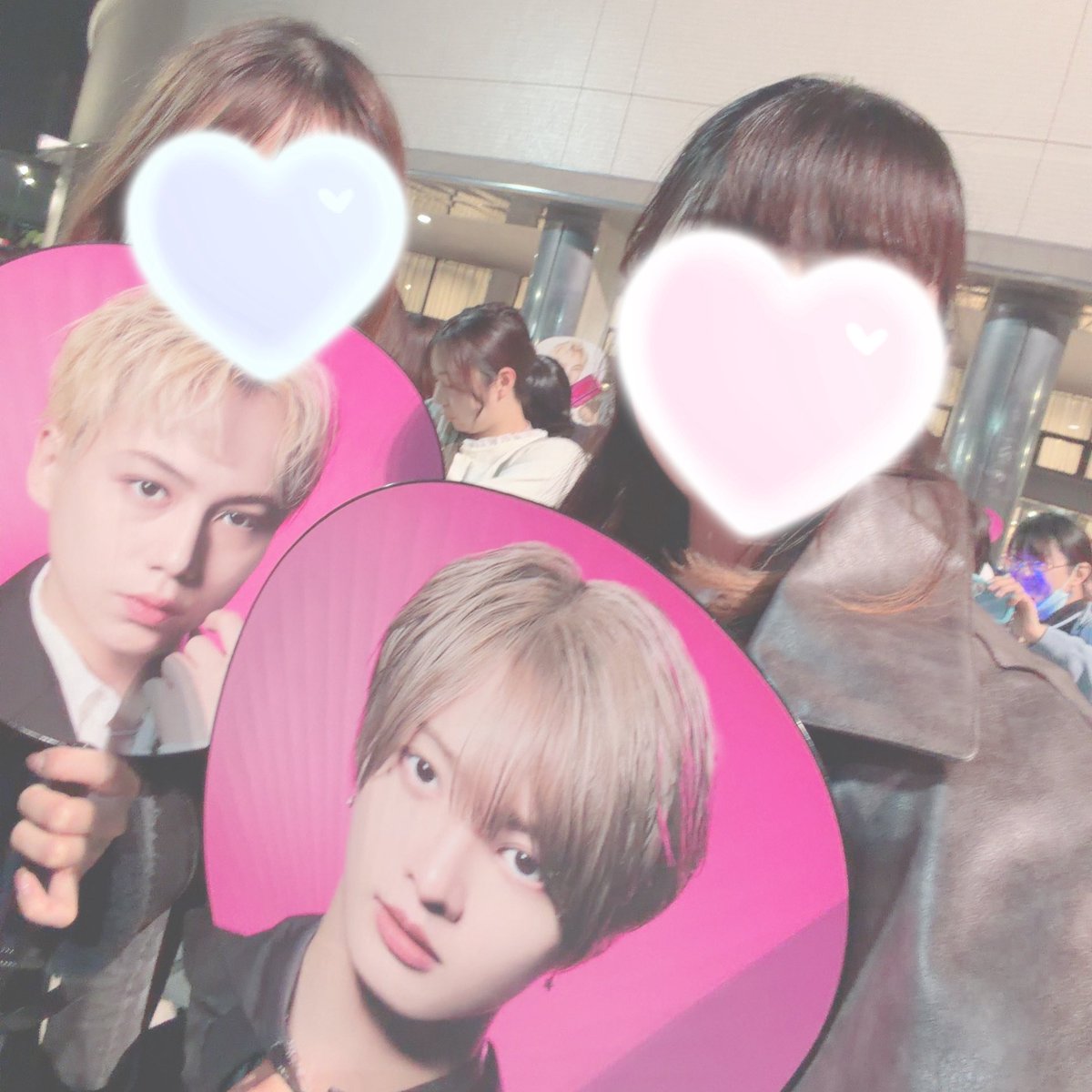 Arata_only_'s tweet photo. 名古屋楽しかったです！
もこさん名古屋もありがとう～💜🩷

行きの新幹線ではちゃんと推し旅観て
カフェ活して電波悪くて死ぬかと思ったけどもこさんのお陰で神席だったし

サイネージもちゃんと観れて幸せ！

これにて私のMAGentarは終了
またライブ決まったら行きます🫶 https://t.co/0KnXboXQ5i