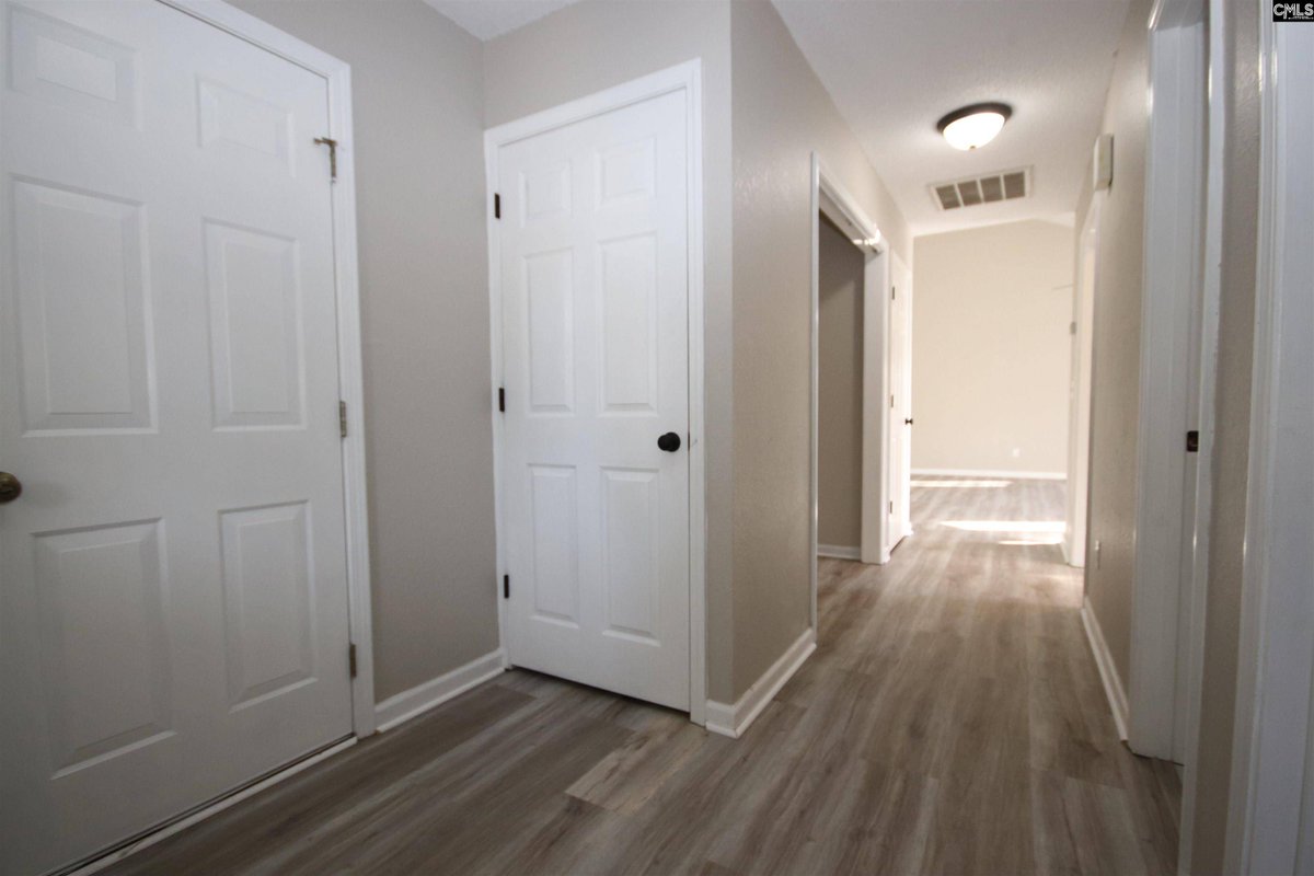 Sadarriel's tweet photo. Listing Address: 23 Autumn Run Way, Columbia, SC 29229
Listing Price: $225,000
Schedule a showing and request more information here: https://t.co/C2ySKdflSb https://t.co/lkkEmfDLcC