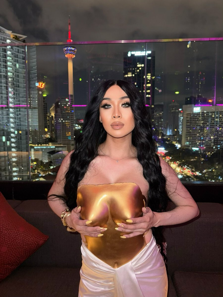 Harrys hot tweet media