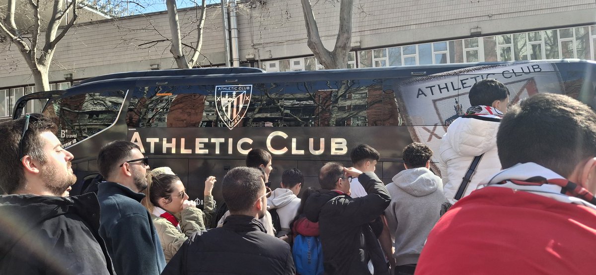 BorjaInzaRTVE's tweet photo. A las 14:00h, @RayoVallecano - @AthleticClub , en "Tablero deportivo" en RADIO NACIONAL @rne @RNEdeportes con @alexpita21 .
Hoy empezamos más tarde en antena por asunto Irán.
#Vamooosss https://t.co/aWnMz1297D