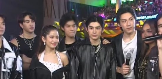 scheherazzzades's tweet photo. MAY ISA PA PALANG GUEST SA BIG NIGHT NO? SI NICK JONAS! HAHAHAHAHAHAHAHAHAHAHAHA 

CARTON SHINE SATBIGNIGHT
 #PBBCollab20TheBigNight https://t.co/kTGQqyu6EL