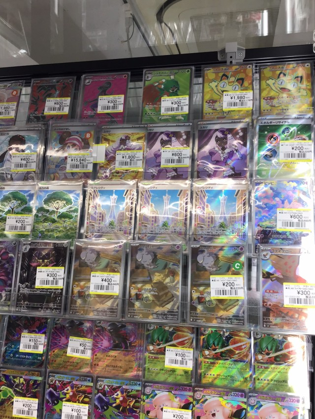 ✨ポケカ✨ ショーケース展開中‼️‼️ 新弾カードが揃っております