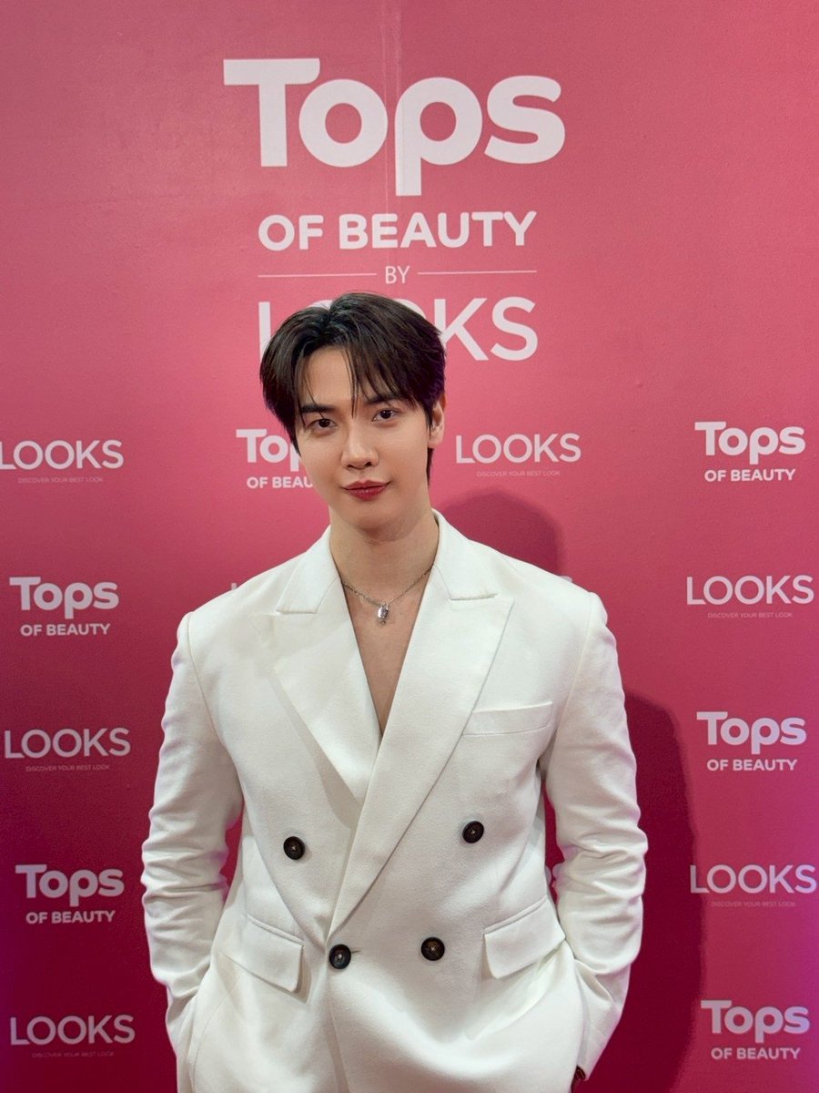 maxky_rp's tweet photo. ขอบคุณนะครับ :') #maxky_rp #6CODE

MAXKY TOPS LOOKS

#DaengGiMeoRixMaxky
#แทงกีโมรีxแม็กกี้
#DaengGiMeoRixMaxkyxTops https://t.co/CNwrVzkfBQ