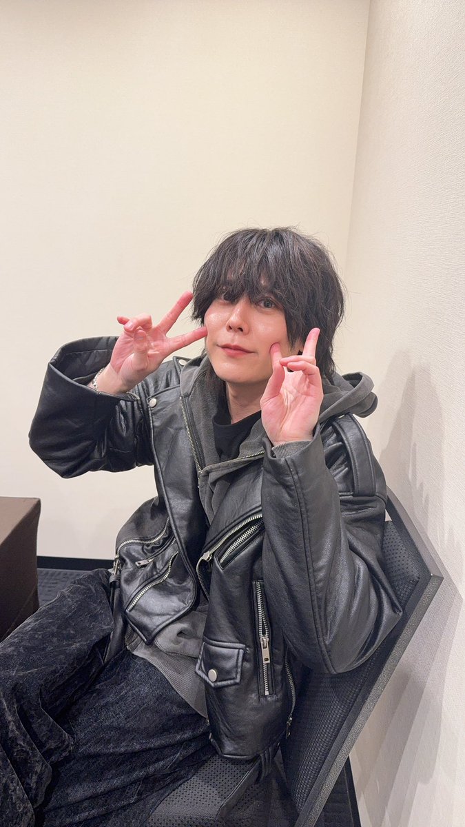 BLACKIRIS_hiro's tweet photo. ファンミーティングありがとうございました😊　

明日はLIVEだーー！
盛り上がってこー😎 https://t.co/ugHivOZhXe