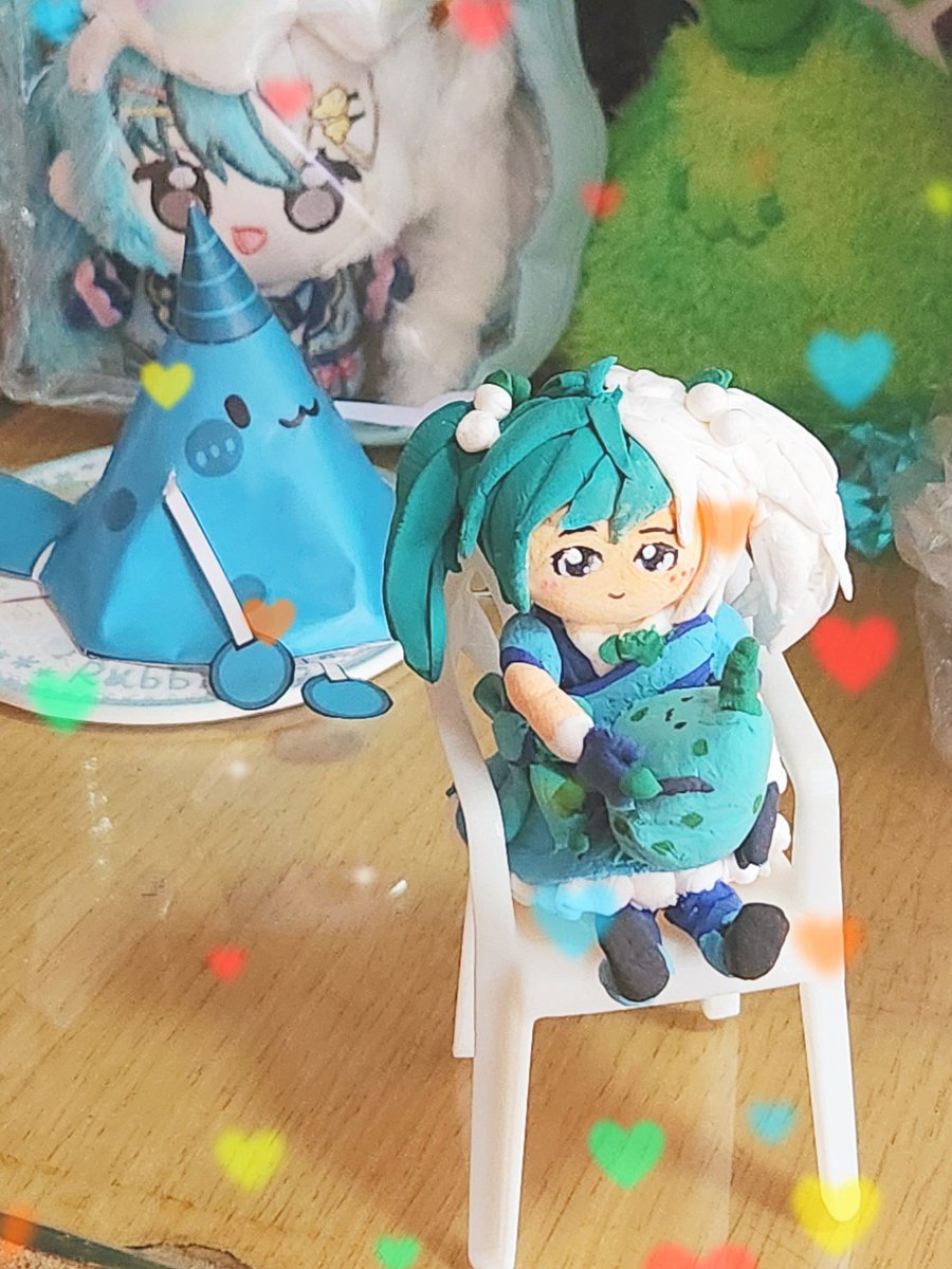 HiuTung_99's tweet photo. 💚🤍更新一下早前新年放假做的黏土公仔:3
想將一幅原本畫的平面電繪畫變成立體🤔真的好難
最後唔係好靚
不過無甩頭 甩尾都算偷笑
D黏土好快乾,搞到好易有裂紋
但有d部份想佢快d乾,但一直唔乾,搞到癡到周圍都係
真玩野
💚🤍
今天比有活動,來更新一下刷個流量(?)
#拉麵包 #比呀比呀比 #lightclay https://t.co/jgHe71ngh9