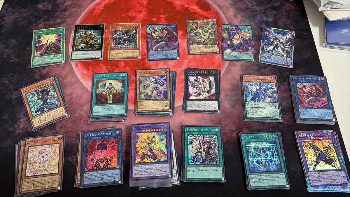 久々に遊戯王も買った ついに枠はみ出るとのことで楽しみにしてたけど