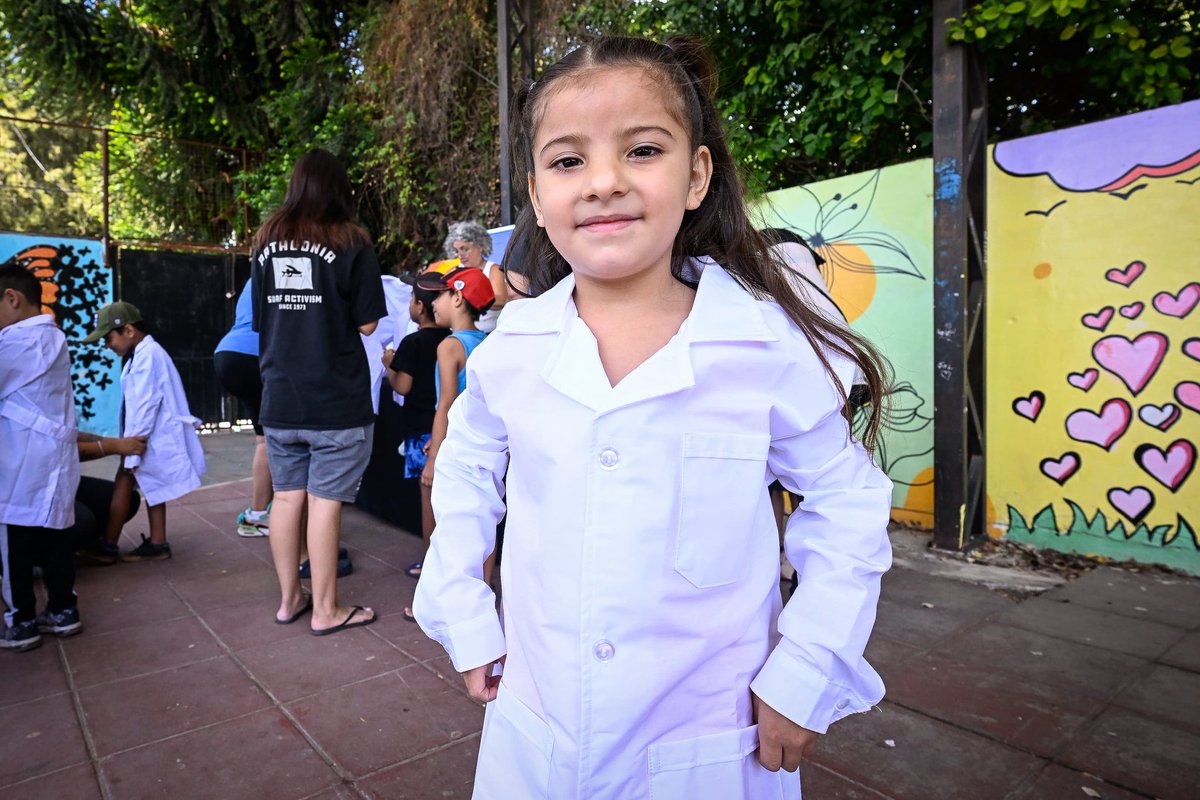 Guardapolvos para empezar el año con todo 👕🎒

Realizamos la entrega de guardapolvos en las 41 escuelas primarias y en las 2 escuelas especiales del distrito, alcanzando a más de 2.600 chicos y chicas y cubriendo el 100% de los alumnos y alumnas del primer año de la educación
