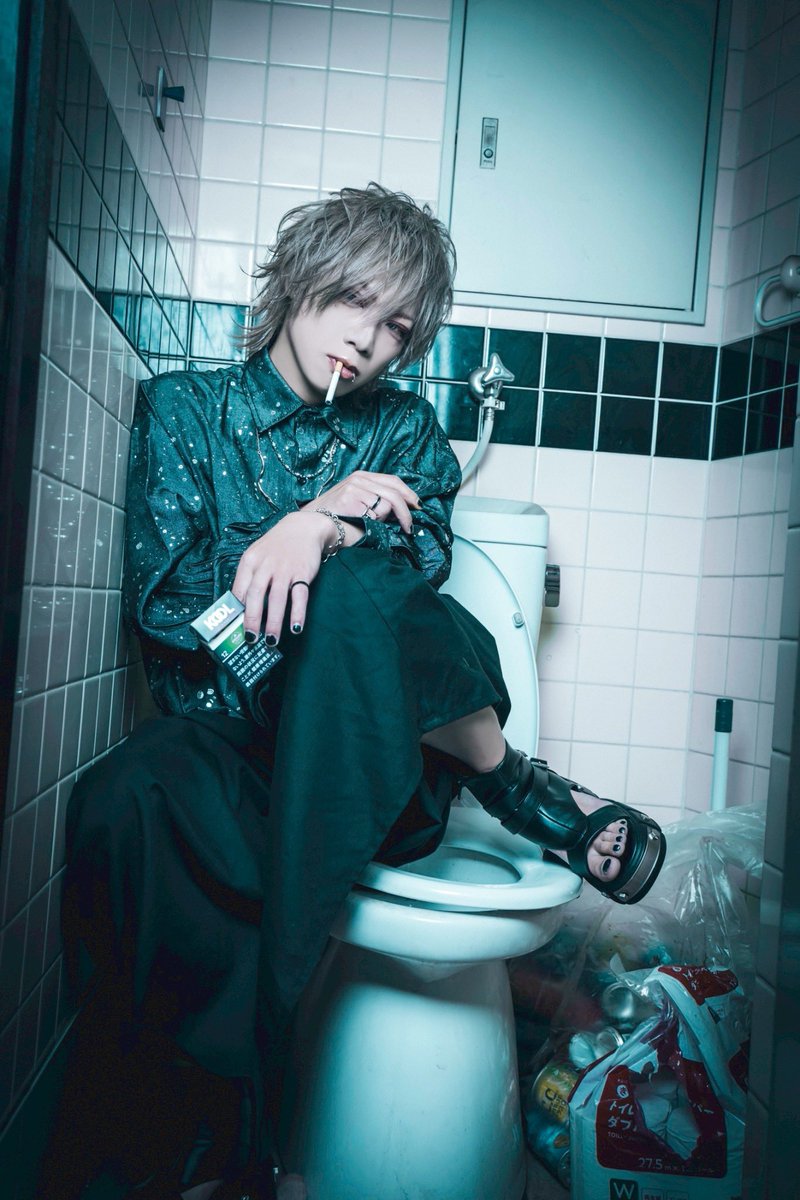 KiD__official_'s tweet photo. NEW VISUAL･━━･･━━･･ 

　　　　　　KiD new song

　　　　　　　「カタコト」 

　　　生憎僕は気の利いた言葉を
　　　　　持ち合わせてない
　　　　　　　　　　　　　　　　　　　
　　　　　•･･━━･･━━･･━━･･━━･･ https://t.co/2i7fQPHooR