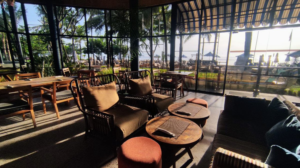damsellyn's tweet photo. 📍byrdhouse, sanur https://t.co/sbuFxQenNA