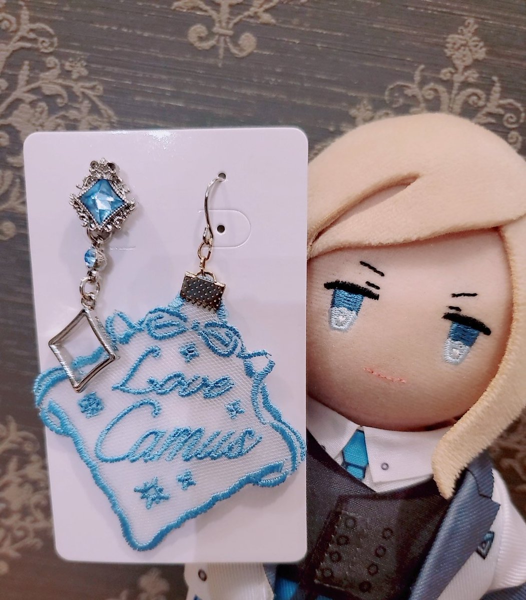 カスタム出来たで！！
ASSHCの特典をピアスに！！✨👏
穴開けずにいけるパーツあったよ～
で…これ2WAY仕様で😏
今年のピアスとレースは固定してないので、去年のピアスと組み合わせれる😏レース単体のピアスかわいすぎる👏
良いー🥰🥰🥰