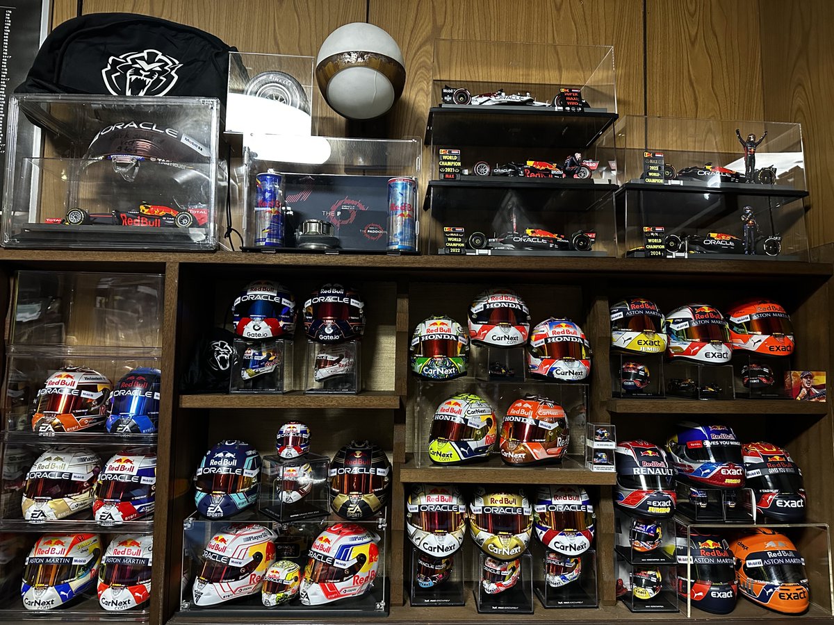 今年も4〜5個増えるとして新たに棚を作るか、ミニカーを場所移動するか。記録用