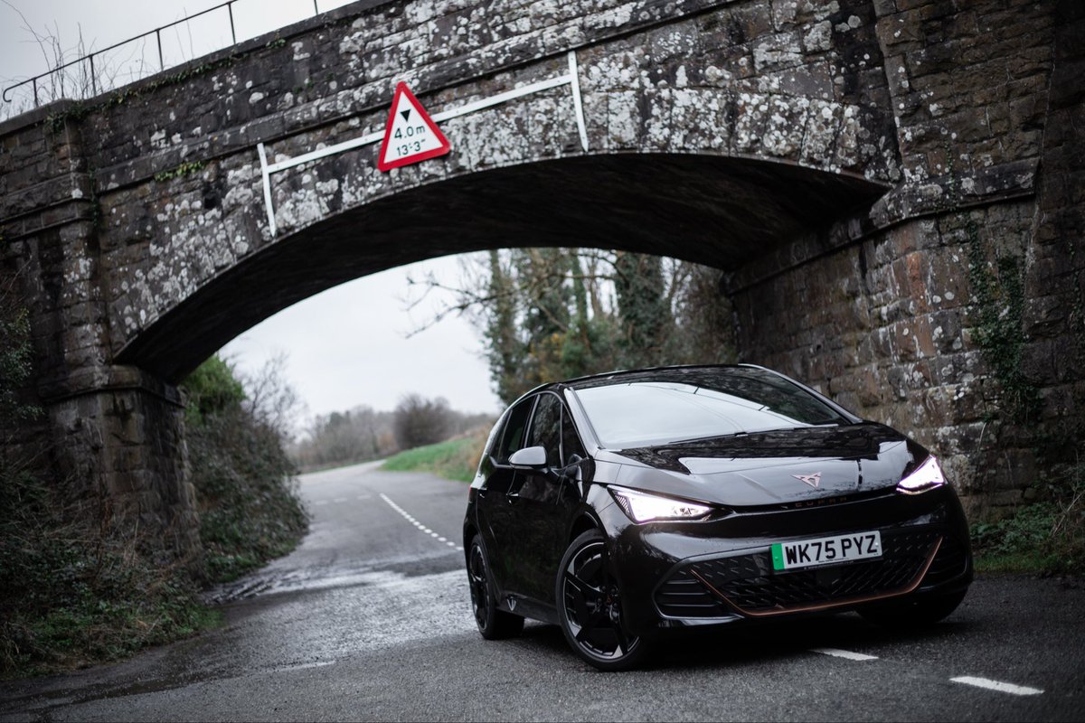 S_Hurlock_Photo's tweet photo. An all-electric hot hatch, the Cupra Born keeps on giving...  Sporty styling, strong electric performance, surprising practicality and all the usual gadgets to keep you entertained ⚡️ 

#cupra #cupraborn #electriccar #savetheplanet #CarPhotography https://t.co/CjU8GNF95W