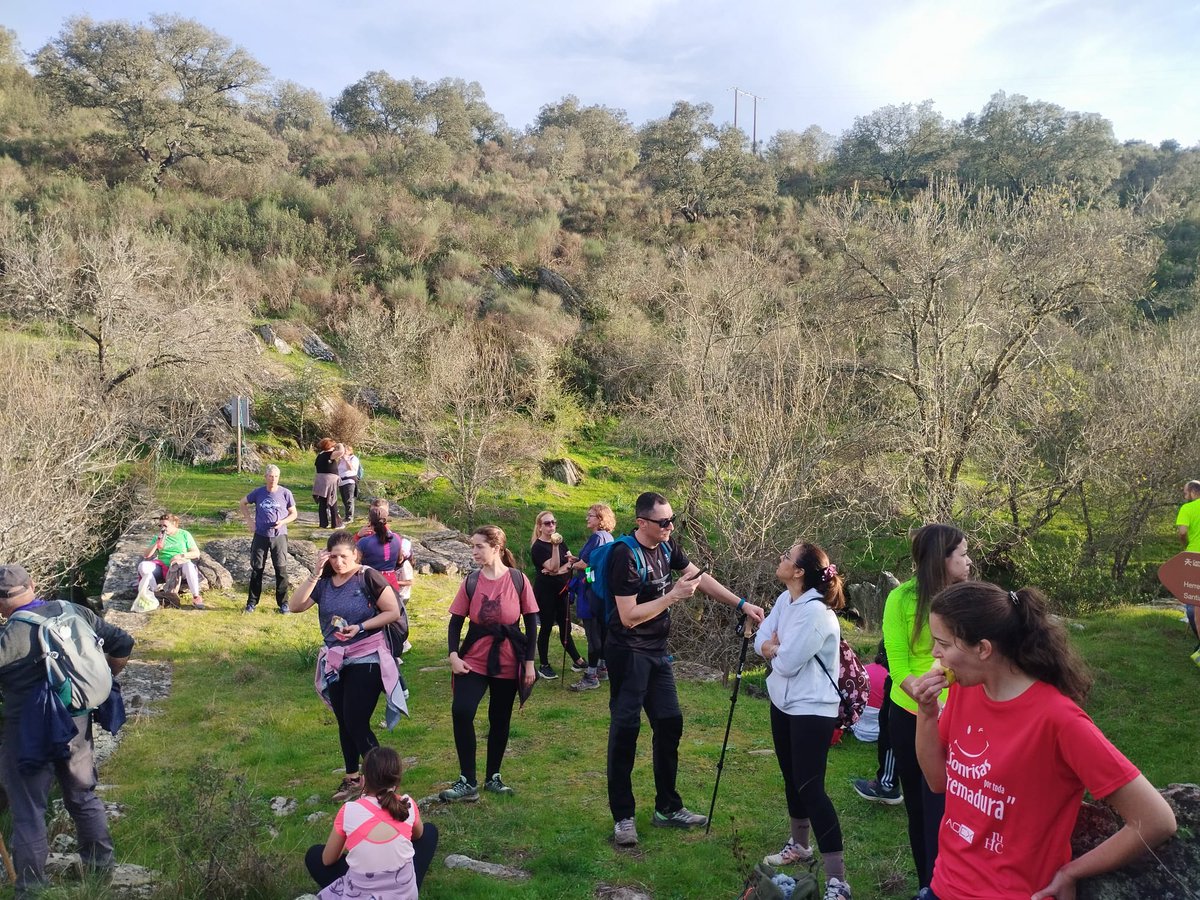 dxt_san's tweet photo. Numeeerosa participación en el Paseo Senderista 👨‍🦯👩‍🦯,Cedillode ayer viernes, entre 📍Cedillo y 📍Herrera de Alc. 
Al buen tiempo😎🏞 mejor paseo!
#DINAMIZACIONDEPORTIVA
#deporteynaturaleza
#deporteysalud https://t.co/12j904ZlMh