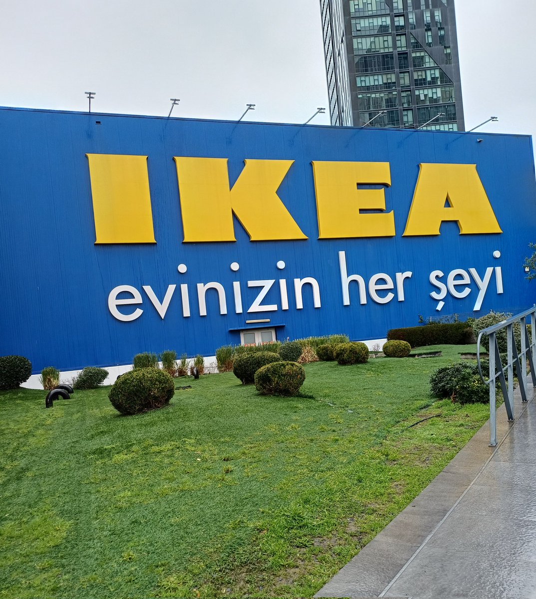 ilk gelene ayakkabılık alacağım