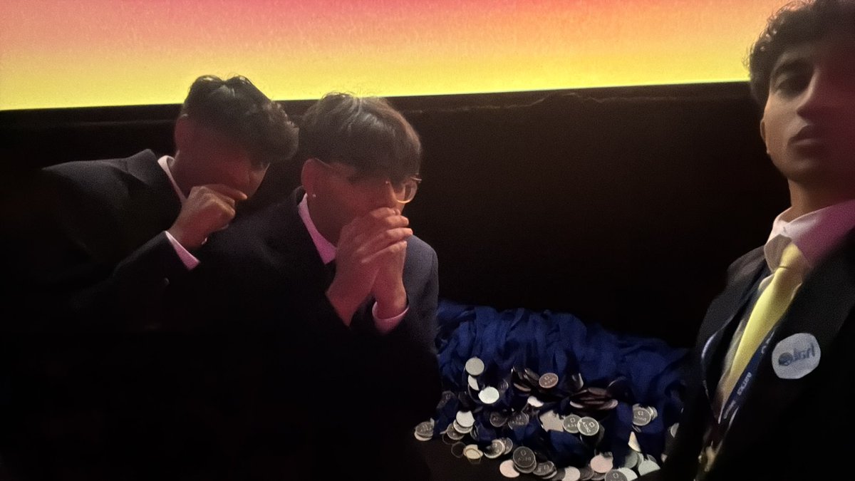 NishB0g's tweet image. What if we j take them all 🤔? #gotheextra #gadeca #DANES