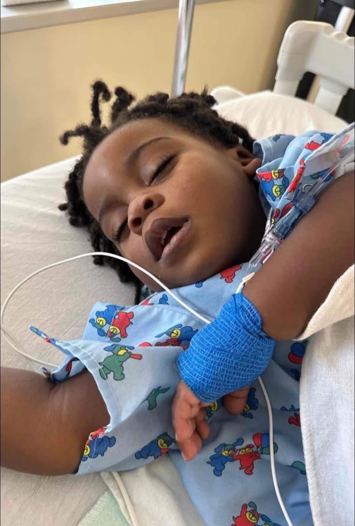 _Mulaamamii's tweet photo. TS GOT MY HEART HURTING SO BAD 🥹💔💔💔 y’all heard about the mom & dad thats trying to raise money for their 2YR old son Sevyn Regis for his heart surgery to extend his life ???? This finna be his 3rd surgery💔 & they need help yall to pay for it!!! i don’t wish this on no parent!!!! #cc

#heartsurgery #heartsurgerysurvivor #ababy #helpingothers #helpchildren #SaveTheChildren #SaveOurChildren #gofundme This his go fund me 🥺🙏🏾

https://t.co/b64YDHqkuH