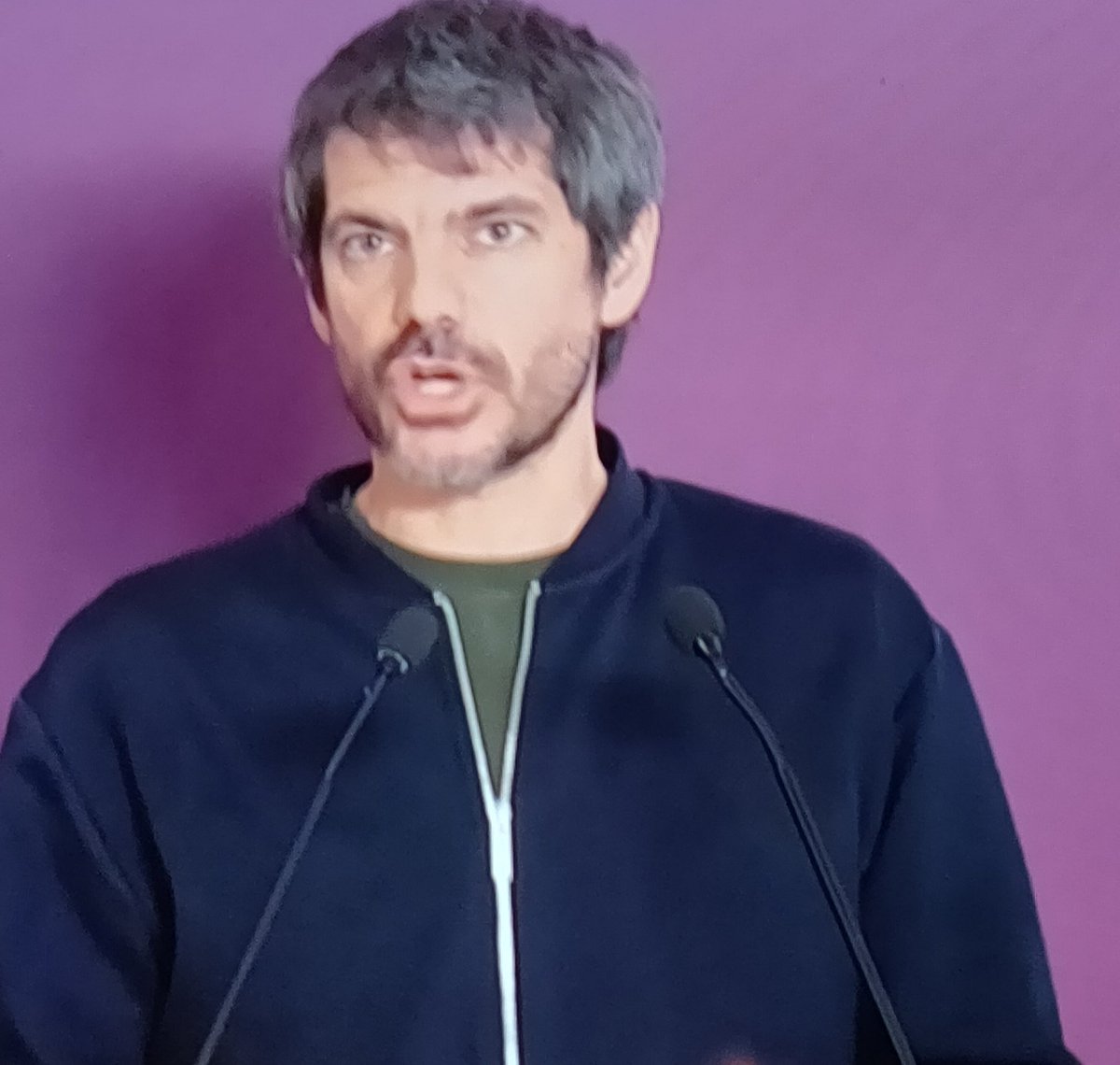 Parlant de paràsits,aquí un altre per engrandir la galeria d'imatges dels idiotes. #Comuns