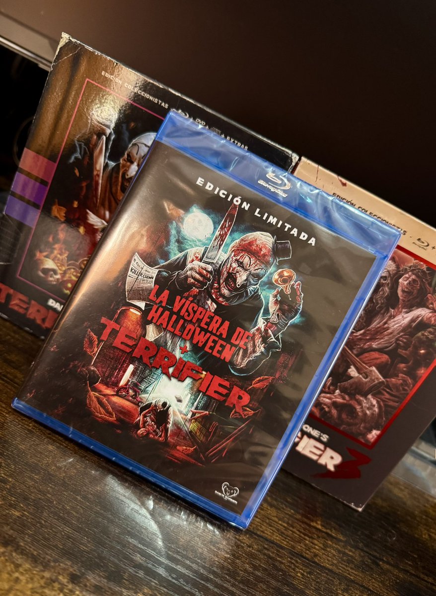 tornay1994's tweet photo. Auto regalo de cumpleaños! 😊
Y con este pack increíble ya tendría toda la saga del bueno de Art 🎬
#Terrifier #Arttheclown #Bluraydisc https://t.co/hteQr6OgxD