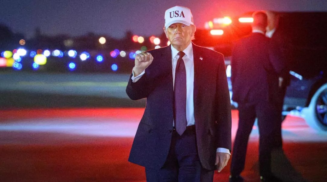 IsralMutombo11's tweet photo. Donald Trump a annoncé samedi que les États-Unis avaient lancé des "opérations de combat majeures" contre l'Iran et a appelé le peuple iranien à "s'emparer" du pouvoir. Baptisée "Fureur épique", cette opération a visé plusieurs villes du pays, où Internet est désormais coupé. L'Iran a riposté par des tirs de missiles et de drones visant notamment Jérusalem et des bases américaines de la région.
