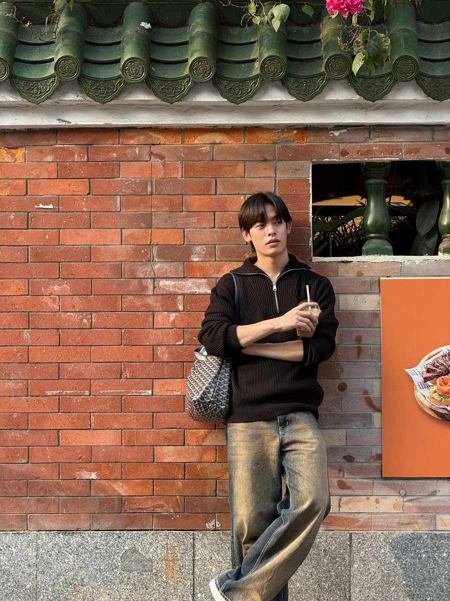 porsuppakarn tweet media