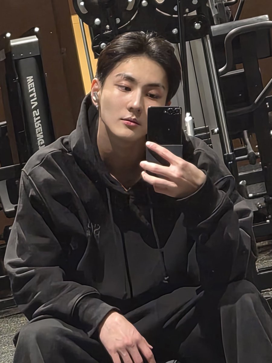 IYA #1 fan tweet media