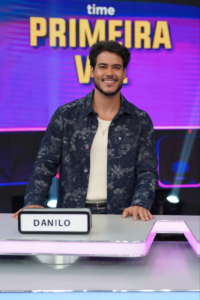 DaniloeDavi's tweet photo. É hoje que o bicho pega! 🔥😍 16h15 no @caldeiraocommion, todo mundo ligado hein! Quero saber: vocês vão torcer pro time do primeira voz ou segunda voz? 👀🔥 https://t.co/qZsnZUrpjA