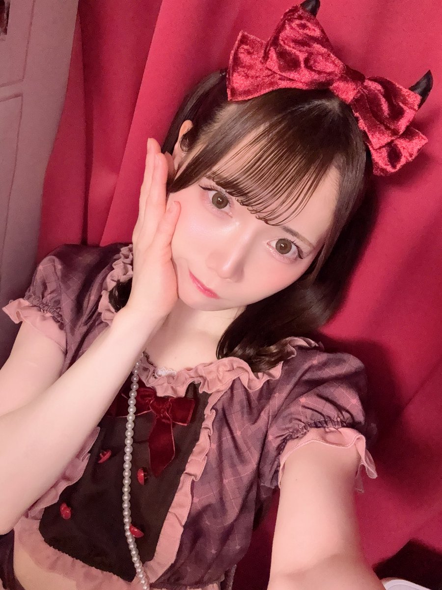 ___aO127's tweet photo. 朝５時までリリウムさん(@LiliumNakano )で待ってます😈❣️ https://t.co/5AlobjZ7AZ