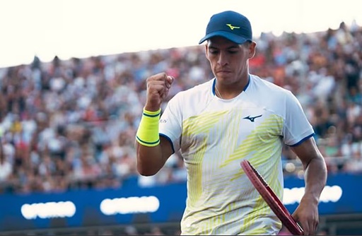 #ChileOpen Para <a href="/sebaabaez7/">Sebastián Báez</a> jugar en Chile le cae excelente. 
Tiene un récord de 41 triunfos y solo 6 caídas, en todos los niveles de competencia que ha jugado.
Se topa en SF con <a href="/Lucianodarderi_/">Luciano Darderi</a> quien lo venció en el <a href="/iebmasargopen/">IEB+ Argentina Open</a> 

<a href="/atptour/">ATP Tour</a> <a href="/chile_open/">Bci Seguros ChileOpen</a> <a href="/ESPNChile/">ESPN Chile</a>