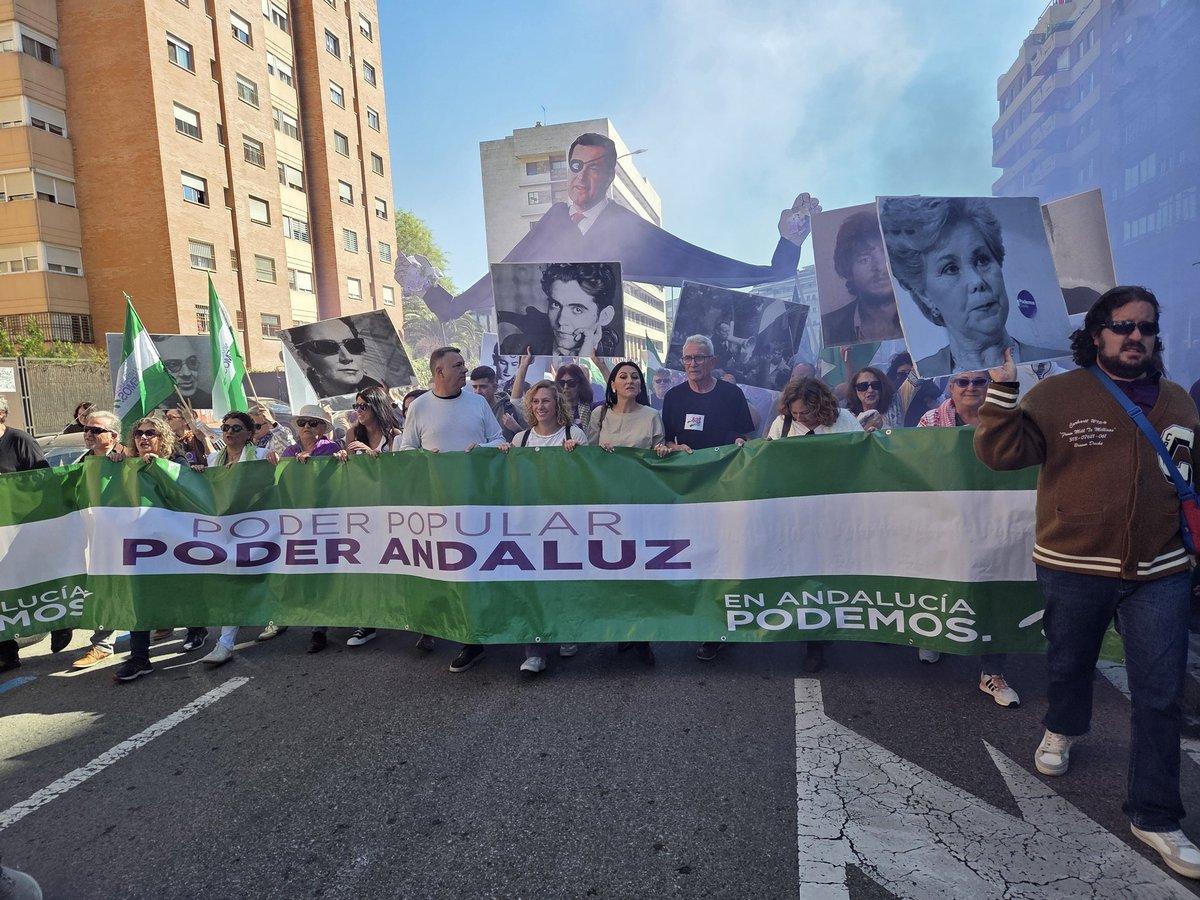CambrolleMar's tweet photo. Manifestación este 28F en Sevilla. Exigimos derechos y dignidad, exigimos #PoderAndaluz 💚🤍💚
Andalucía con dignidad!
Andalucía con memoria!
Andalucía con futuro! https://t.co/PBf8z21wAG