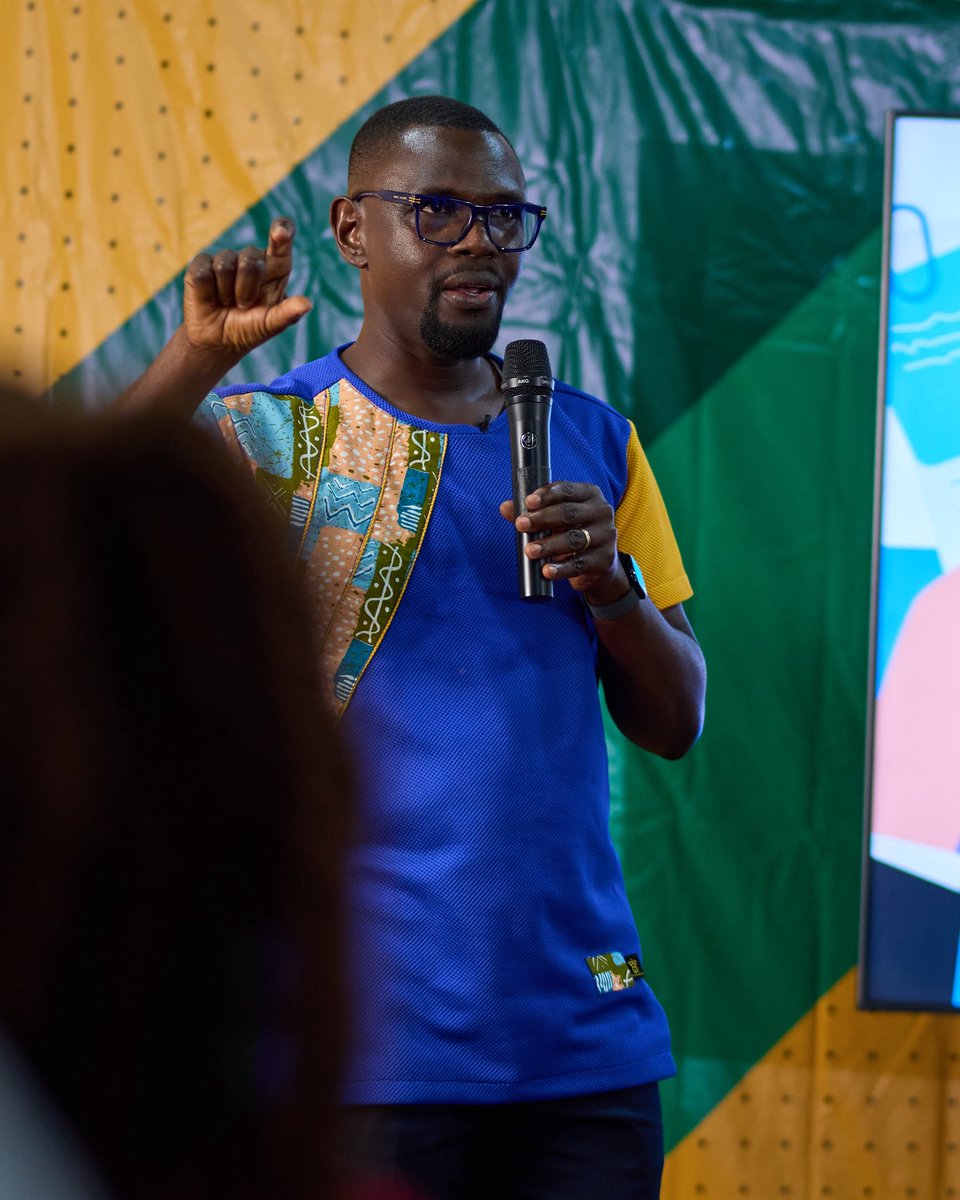 dex_ghana's tweet photo. We’re Live in the Lab!!

Timothy Dzikunu began the session talking about invoicing.

Dear creative, when do you send your invoice? 

Before the work? While doing the work? Right after? Or whenever you remember. https://t.co/FXtEVCXCrB