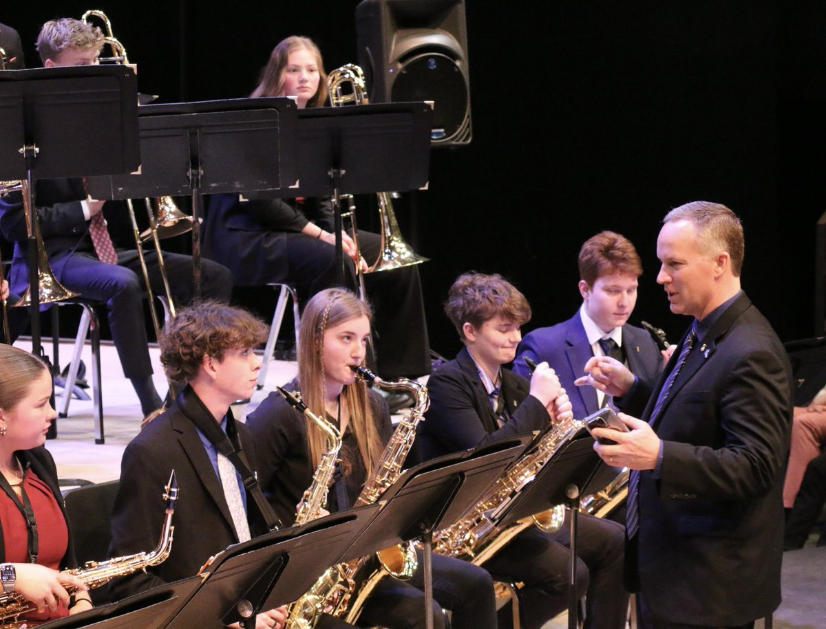 Xavier Bands tweet media