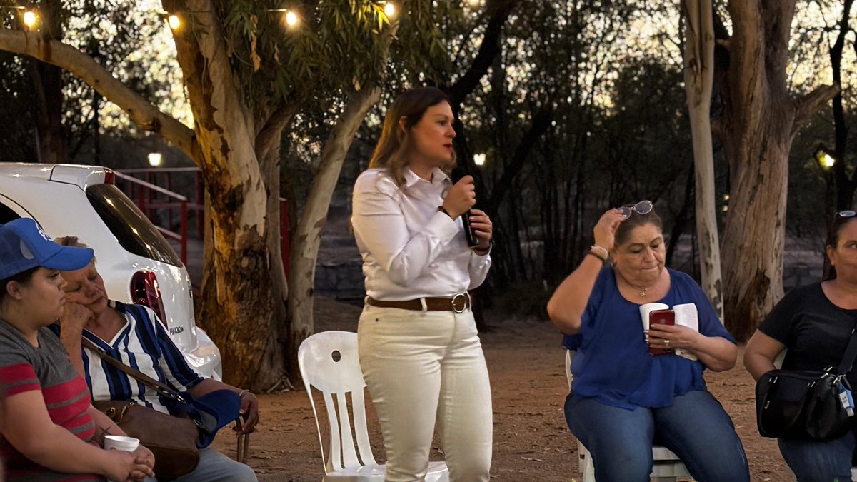 PANporSonora's tweet photo. Hoy Ures nos abrió sus puertas y su confianza. 💙

El PAN está  en las calles, con ánimo renovado y cercanía real con las familias que quieren un cambio para Sonora.

#Ures #RelanzamientoPAN #ElPANEstáAquí #PorTuFamilia https://t.co/eyV8H0iDFD