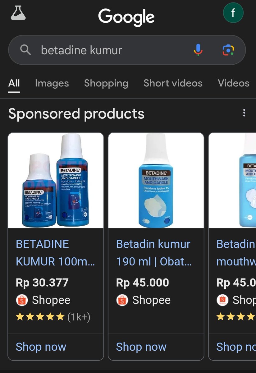 Kucingku dulu mulutnya bau bangke karena suka dikasih snack/wet food. Sama vet diajarin cara bersihinya. Pakai obat kumur ini, ditaruh di cottonbud terus diolesin ke mulutnya (kaya sikat gigi aja). Skrg udah bau jigong pada umumnya. Emg harus rajin bersihin gigi majikan 🥲