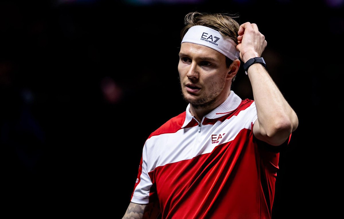 🚨 Alexander Bublik viaja desde Dubai hacia Estados Unidos rumbo al torneo de Indian Wells y contó que salieron del espacio aéreo iraní justo a tiempo, antes de los recientes ataques aéreos. 

El kazajo publicó en su canal de Telegram que él y su equipo están a salvo y quiso