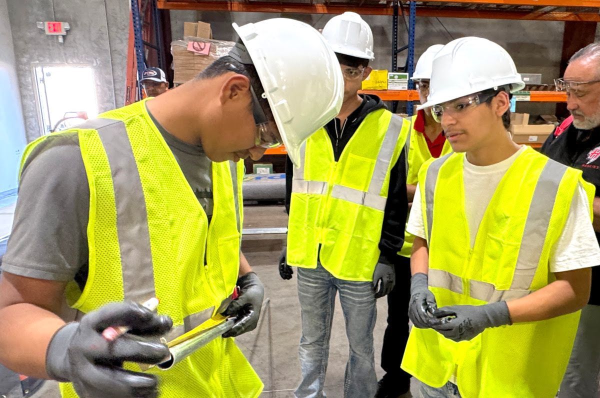 VBRMedia's tweet photo. A new partnership between South Texas College, La Joya Independent School District and regional industry leaders is creating a pipeline from the classroom to the jobsite for local high school students. https://t.co/4Y1kfSe8sa https://t.co/0pbbw5609B