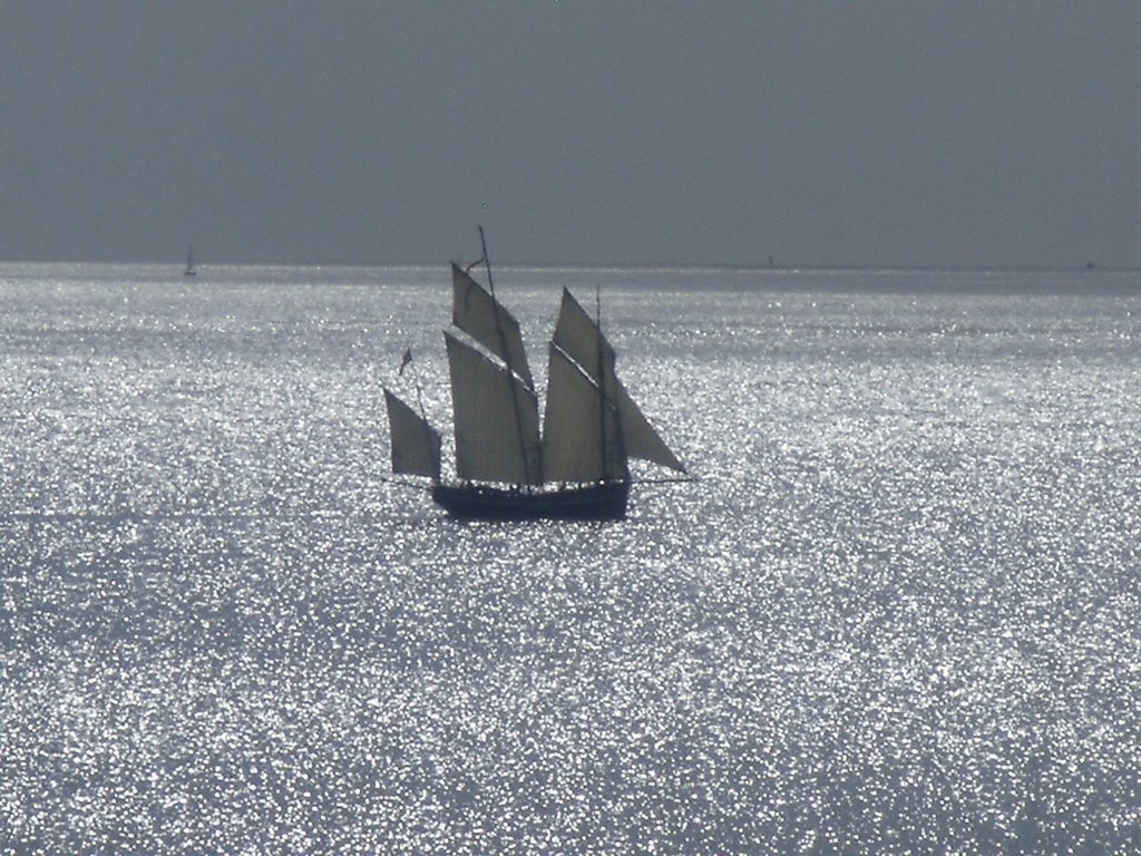 antsared's tweet image. Journey #quest horizon,
Lovers sweetest flex,
Paramount extension,
Whispers of intent

Reaching for a vision,
Floating on a cloud,
Adventurously wishing
We might not be found!

#vss365 #FoxProse #poetry #poem #Romance #romancematters 🐿 #love #poetrylovers not my picture 2